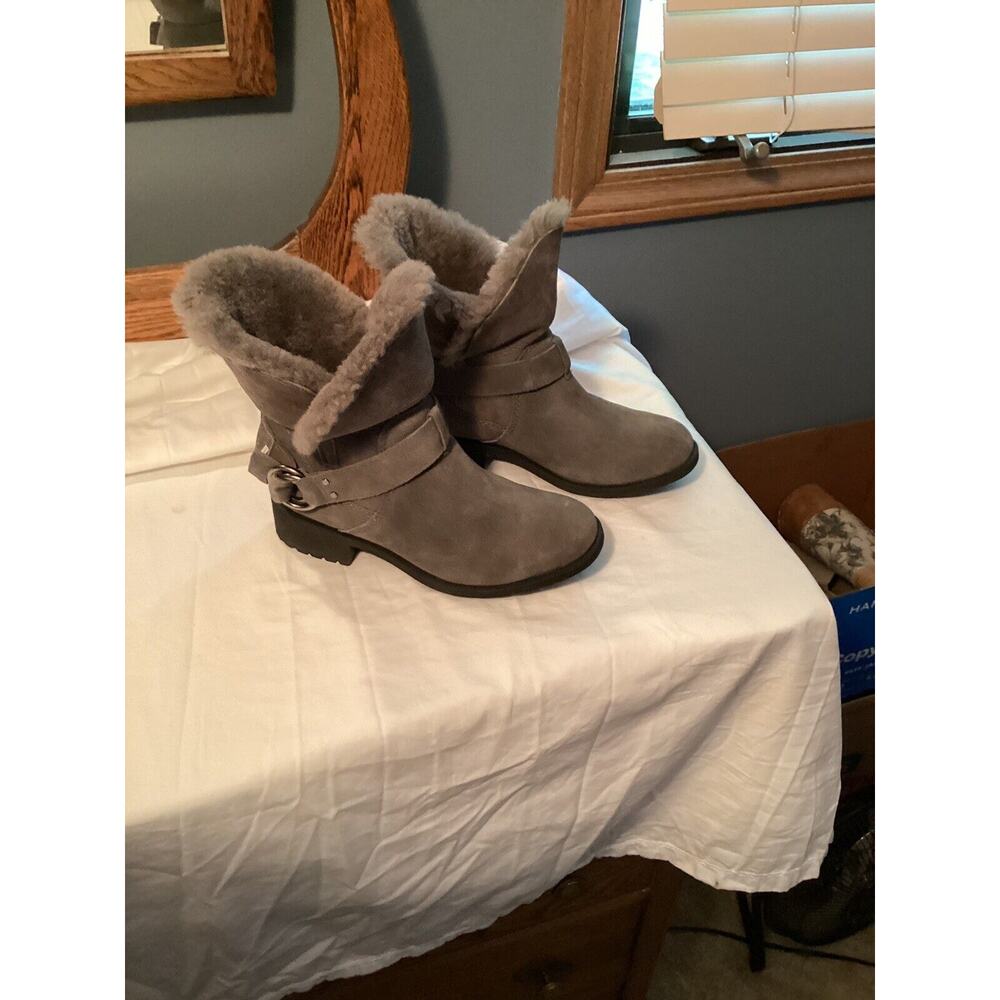 UGG BODIE CHARCOAL BUCKLE WATERPROOF BOOT US 6 /‎ EU 37 / UK 4